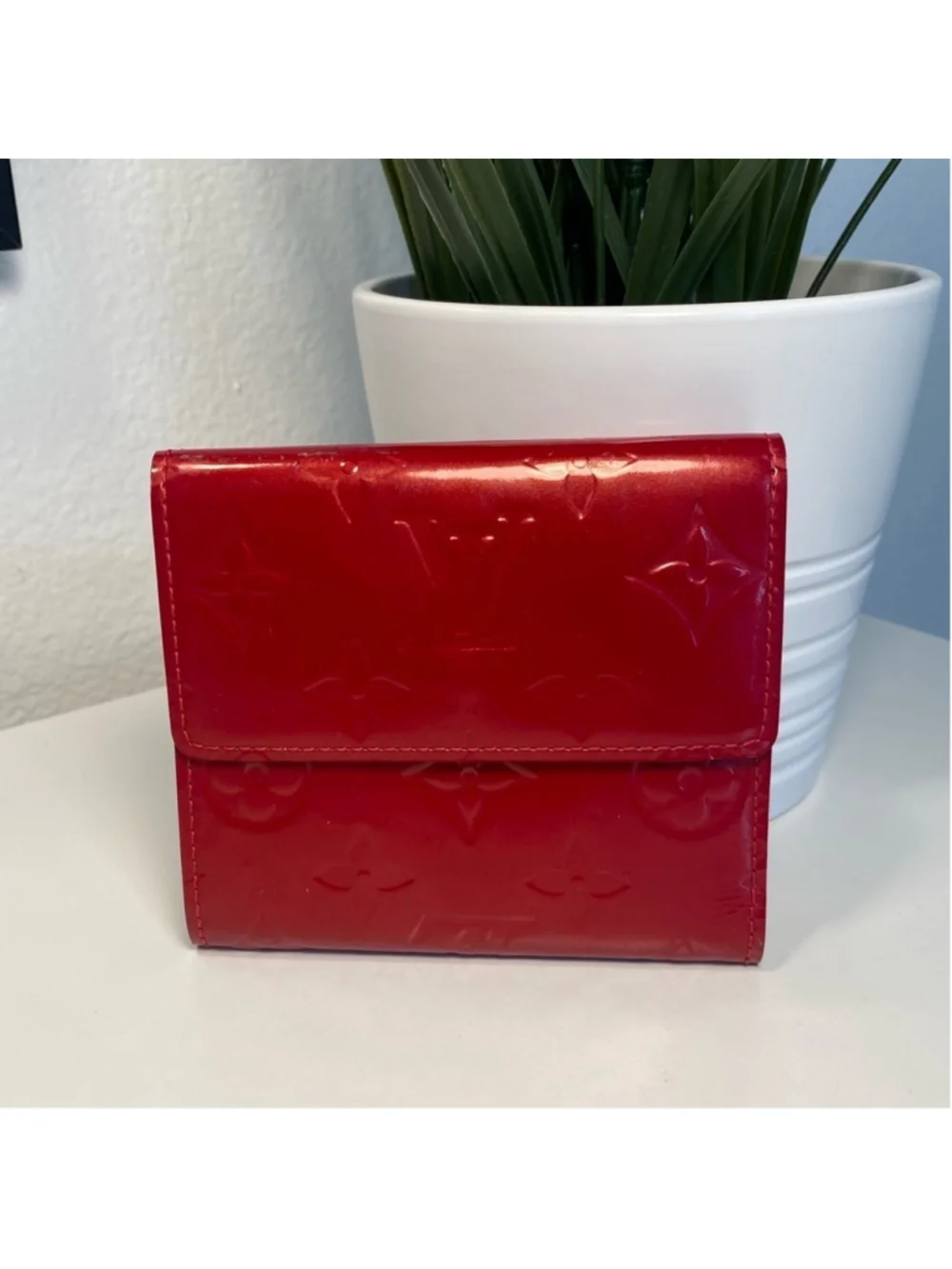 Louis Vuitton Monogram Vernis Leather Compact Elise Bifold Wallet